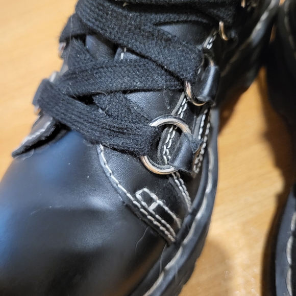 Dr. Martens Jadon XL like new with box - Picture 2 of 7